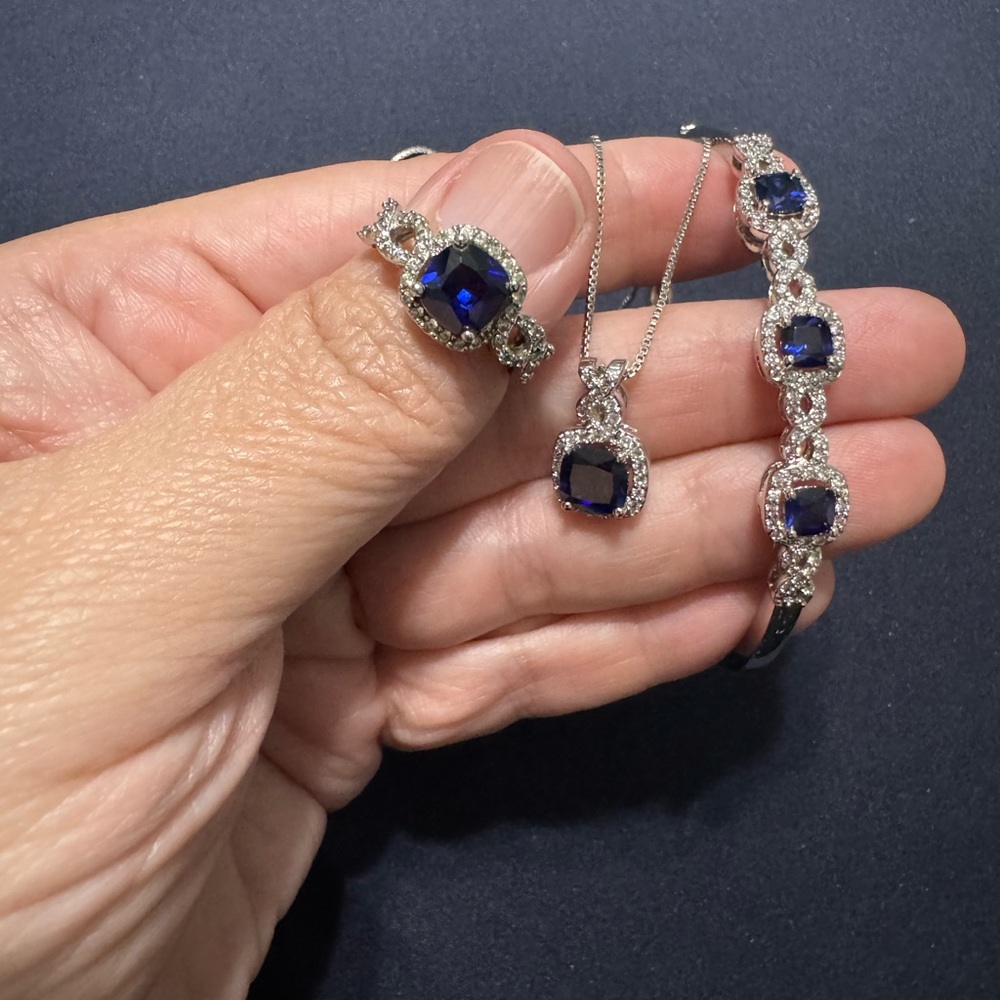 Elegant Blue and Silver Jewelry Set